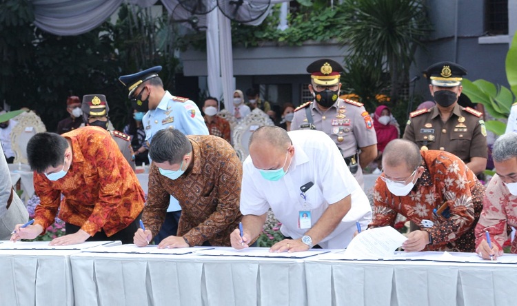 Dukung Ekonomi Digital Surabaya, Grab Jalin MoU dengan Pemerintah Kota