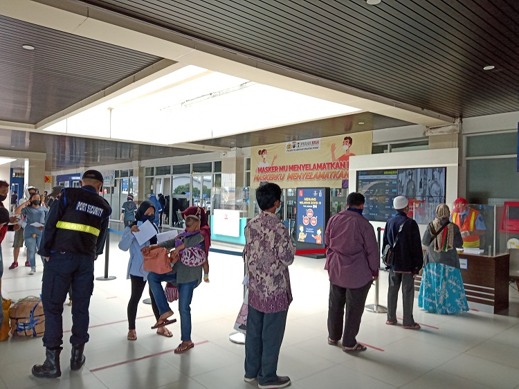 Pelindo III Optimalkan Sosialisasi Prokes di Pelabuhan Tanjung Perak