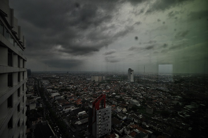 Perhatian, Surabaya dan Jatim Sudah Mulai Musim Hujan