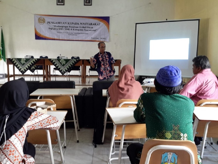 Teknologi Pendidikan Unesa Bersama Dikdasmen Muhammadiyah Banyuwangi Gelar Pelatihan Artikel bagi Guru Muhammadiyah