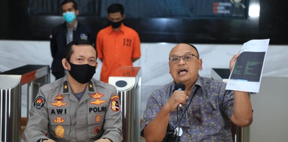 Pencuri Data Pribadi Denny Siregar, Karyawan GraPARI Rungkut
