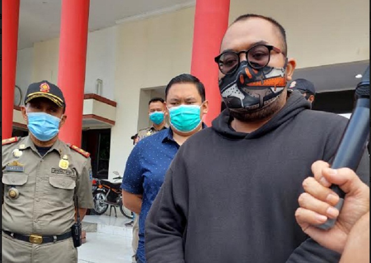 Pria Pengumpat Pengunjung Mall yang Pakai Masker Meminta Maaf