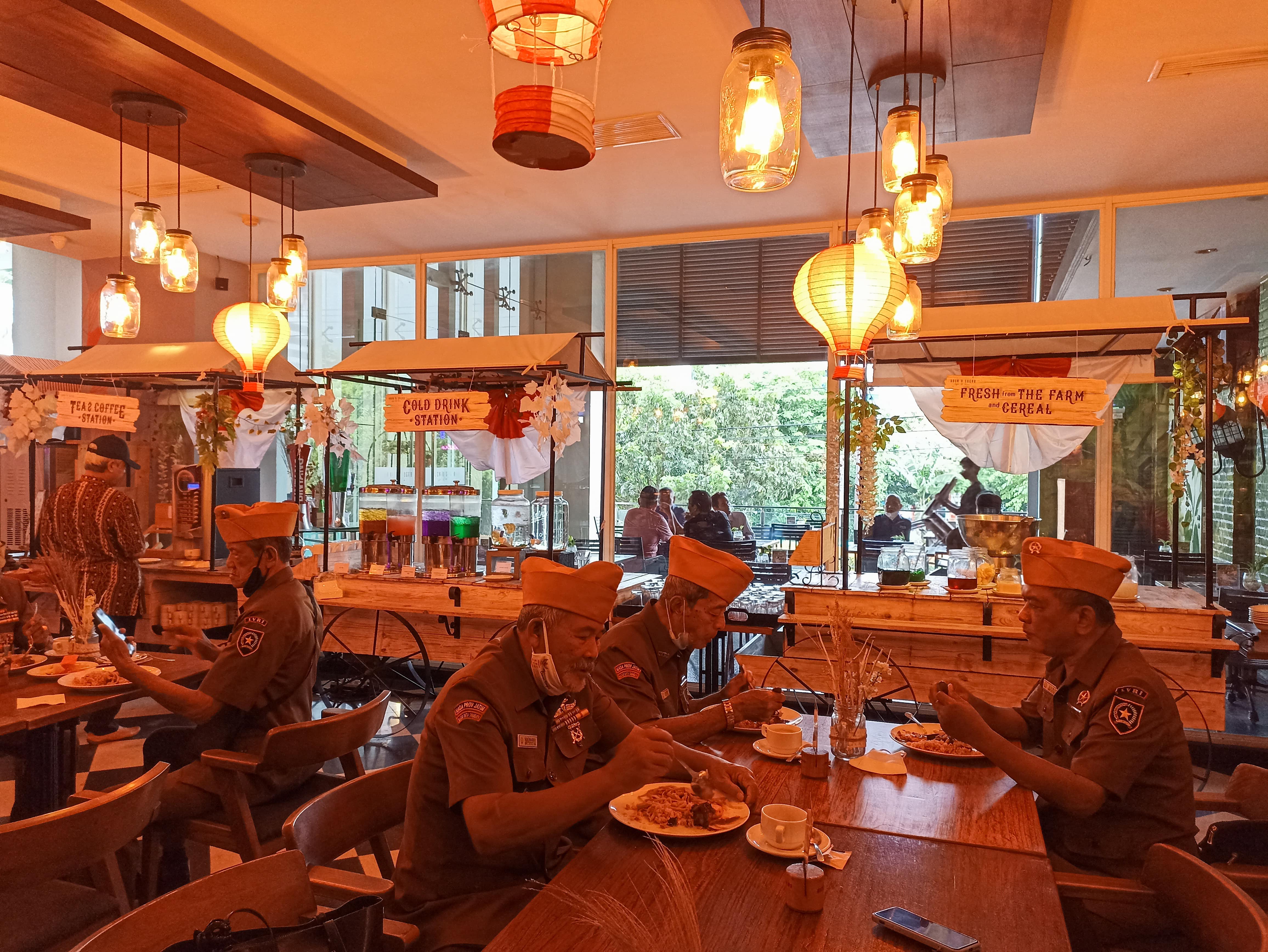Peringati Hari Pahlawan, Veteran Surabaya Quick Lunch di Luminor Hotel Jemursari Surabaya