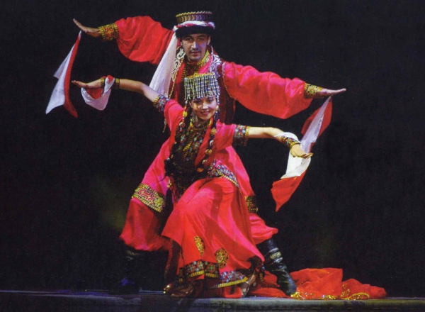 Keunikan Tarian Eagle Dance Suku Tajik Layaknya Elang