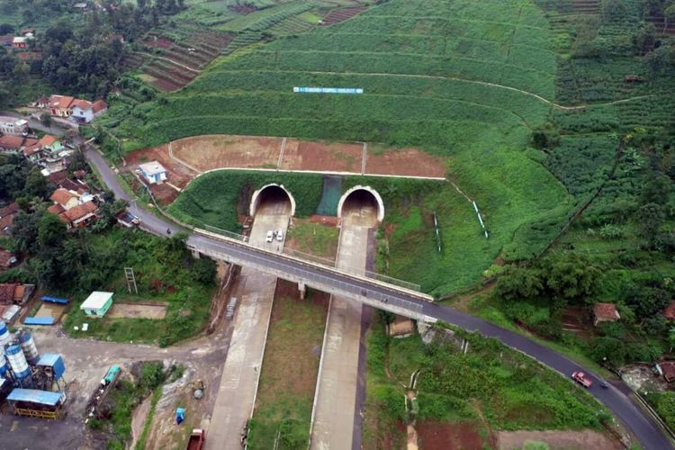 Terowongan Tol Cisumdawu Dilaporkan Retak, Menteri PUPR: Masih Aman Dilalui