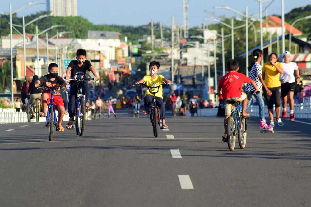 FOTO : Olahraga Sepeda Tren di Masa Transisi New Normal