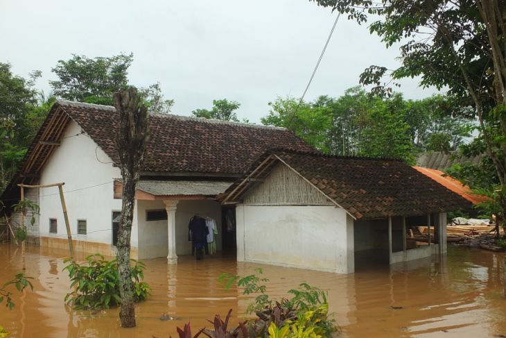 577 Rumah Warga Jember Terdampak Banjir dan Longsor