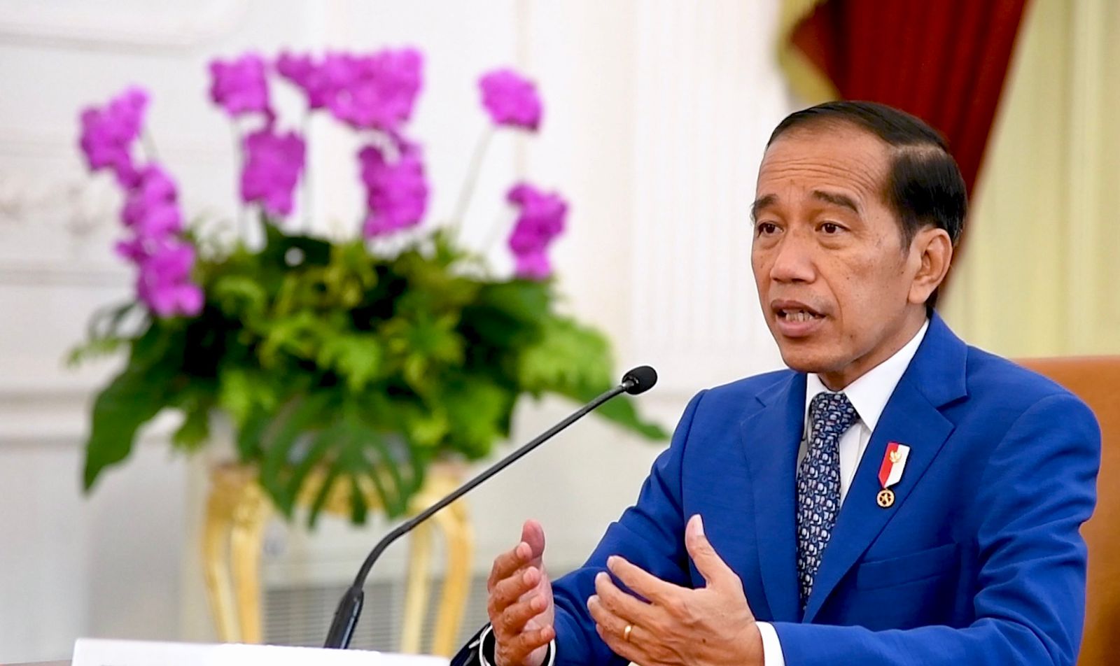 Jokowi Minta Luhut dan Bahlil Amankan Realisasi Investasi