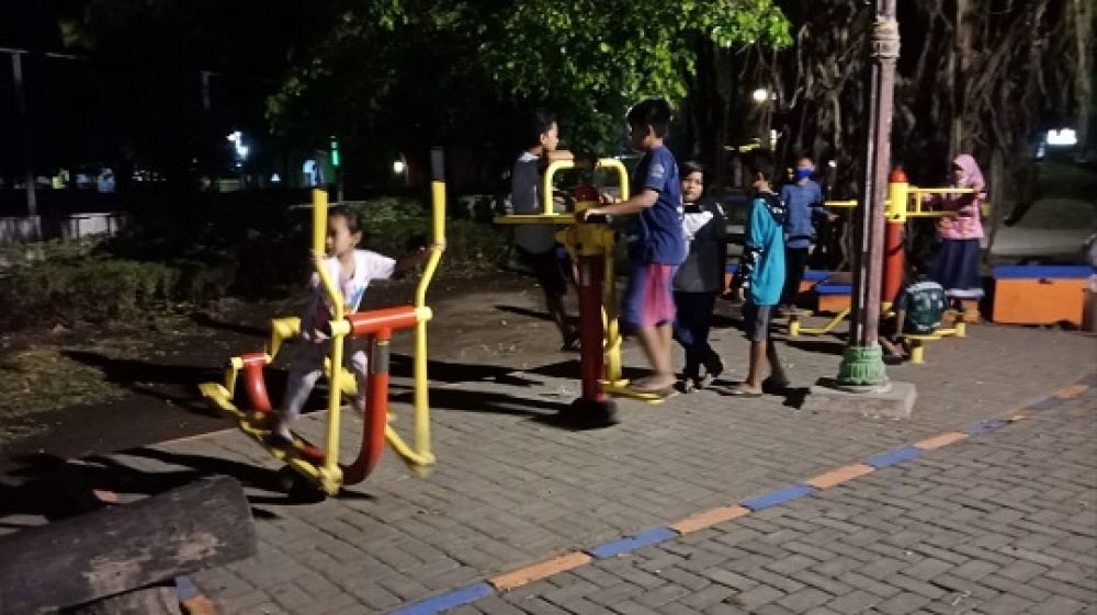 Alat Olah Raga di Taman Jombang Bergerak Sendiri, Begini Ternyata