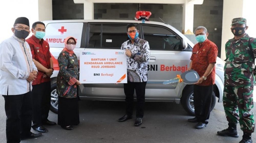 Bupati Jombang Terima Bantuan CSR Mobil Ambulan
