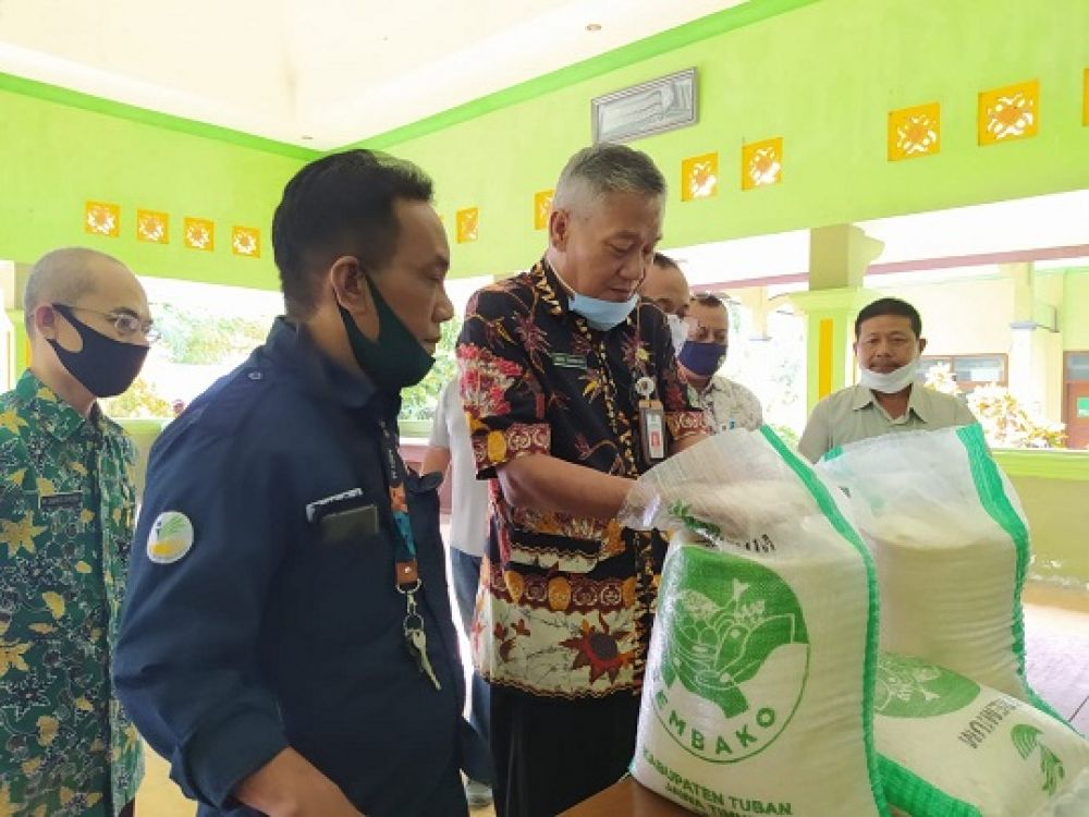 Penyaluran BPNT: 56 Ton Beras Premium untuk KPM se- Kecamatan Widang