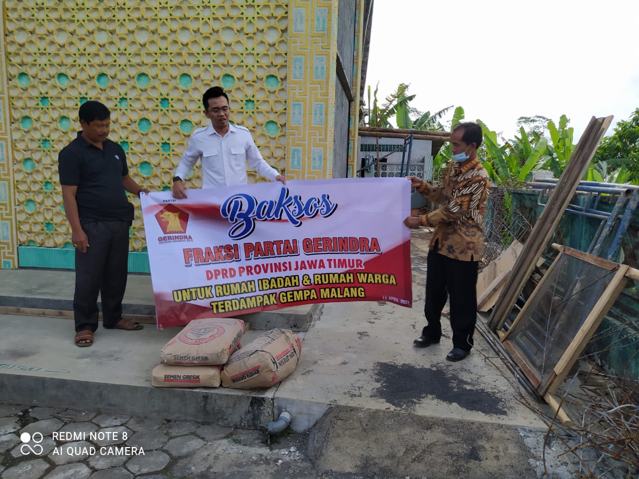 Gerindra Kirim 1.000 Sak Semen untuk Masjid Rusak Akibat Gempa Malang