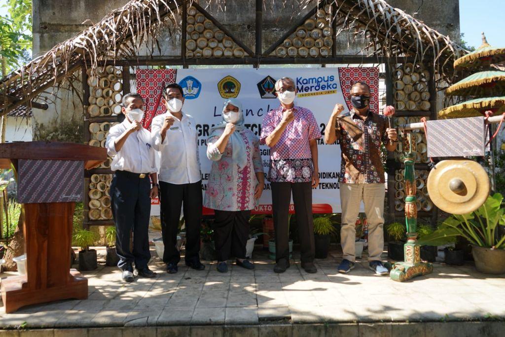 Untag Surabaya Realisasikan Matching Fund di Blitar