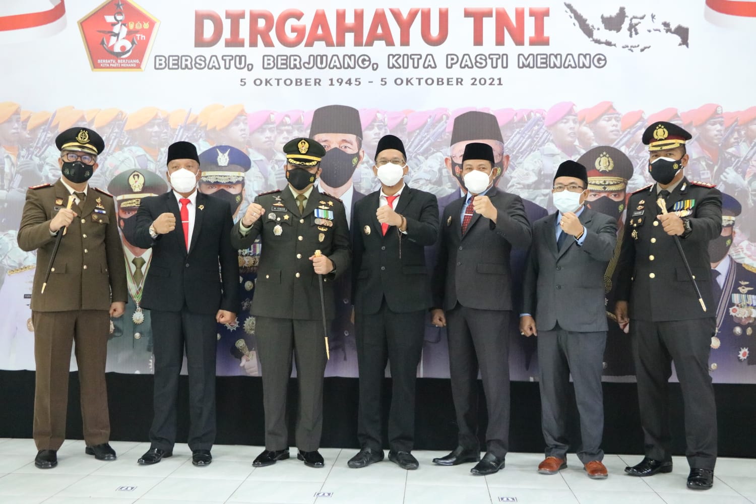 Dandim 0816/Sidoarjo Bersama Forkopimda Ikuti Upacara HUT Ke-76 TNI Secara Virtual