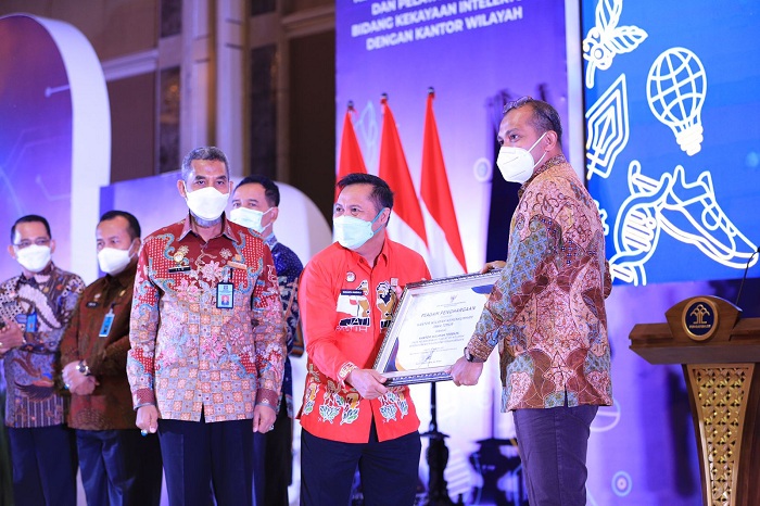 Kemenkumham Jawa Timur Sabet Juara Umum Indonesia Intellectual Property Awards dan PR Kumham Awards 2021