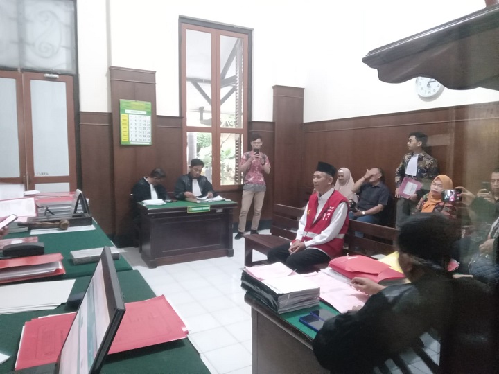 Iman Rojiki Gelapkan Uang Tagihan Pengelohan Darah PMI Kota Surabaya Senilai Rp 958 Juta Diadili