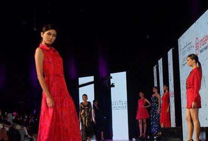 Hadirkan Desain Fashion Desainer Lokal Singapore di SFP 2021