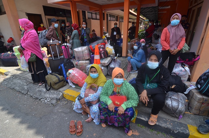 Pekerja Migran Indonesia Berdatangan di Asrama Haji Sukolilo