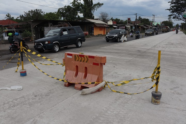 Libur Nataru, Proyek Pengecoran Jalan Nasional di Jombang Dihentikan