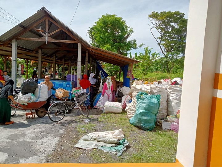 Peran Bank Sampah 'Sumber Rejeki' Dalam Menunjang Kebersihan Desa Babaksari