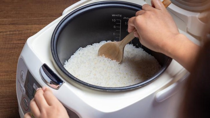 Pemerintah Bakal Bagikan 680 Ribu Rice Cooker Gratis di 2023