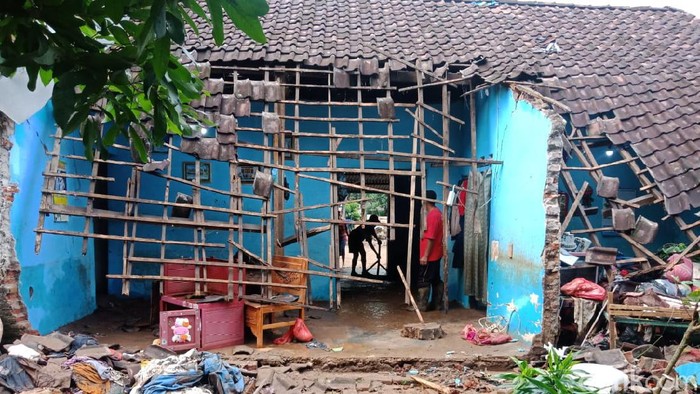 Banjir Bandang di Jombang Rusak Puluhan Rumah Warga