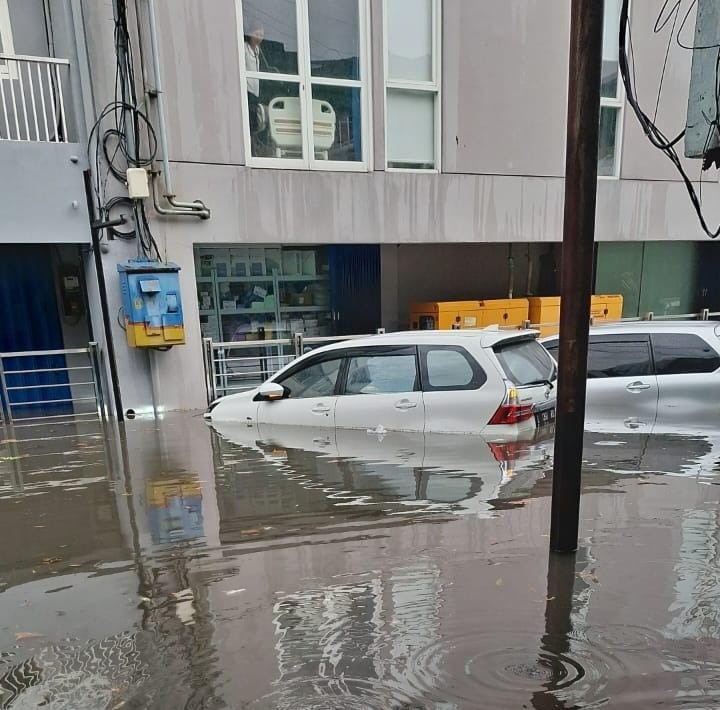 Musim Panas, Surabaya Banjir!