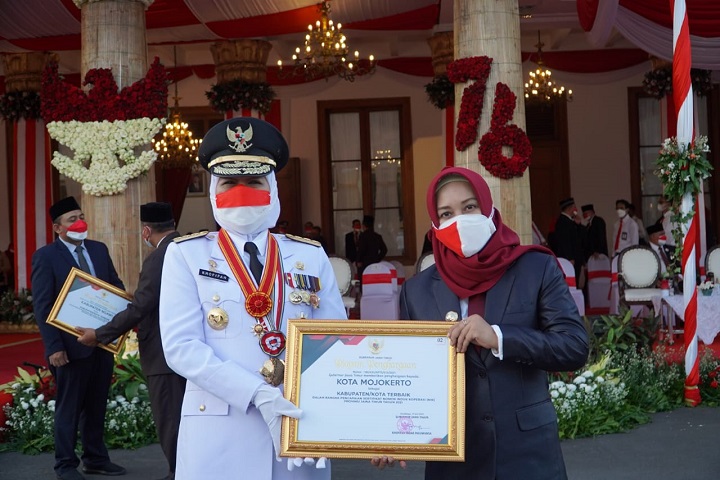 Kota Mojokerto Raih Penghargaan Capaian Sertifikasi NIK Koperasi Terbaik se Jawa Timur