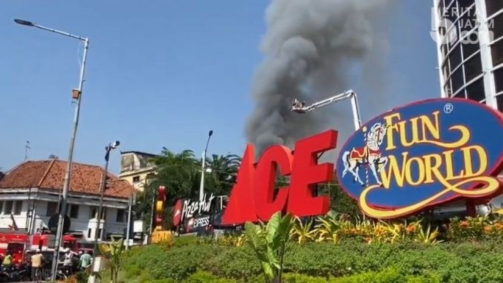 Kebakaran Hebat di Pasar Blauran Surabaya, Kerahkan 9 Unit Damkar