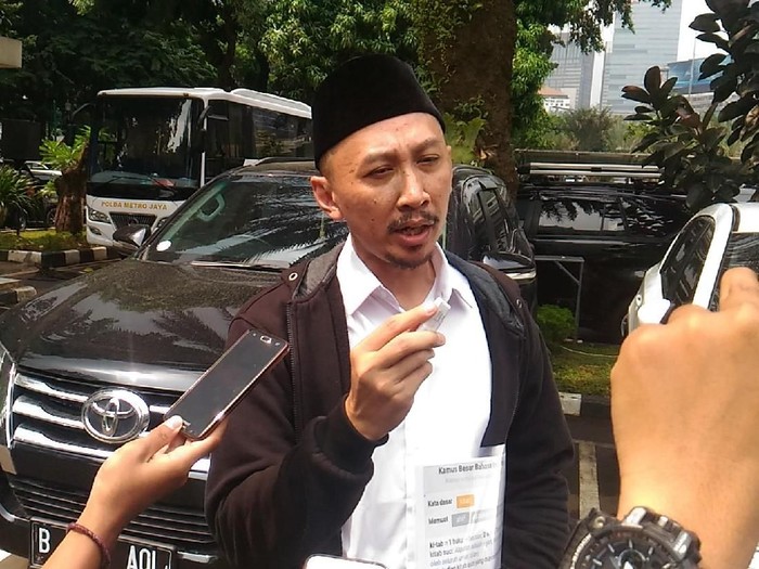 Abu Janda, Relawan Jokowi Dilaporkan ke Bareskrim Polri