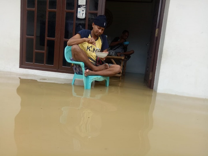 Kota Sampang Dikepung Banjir