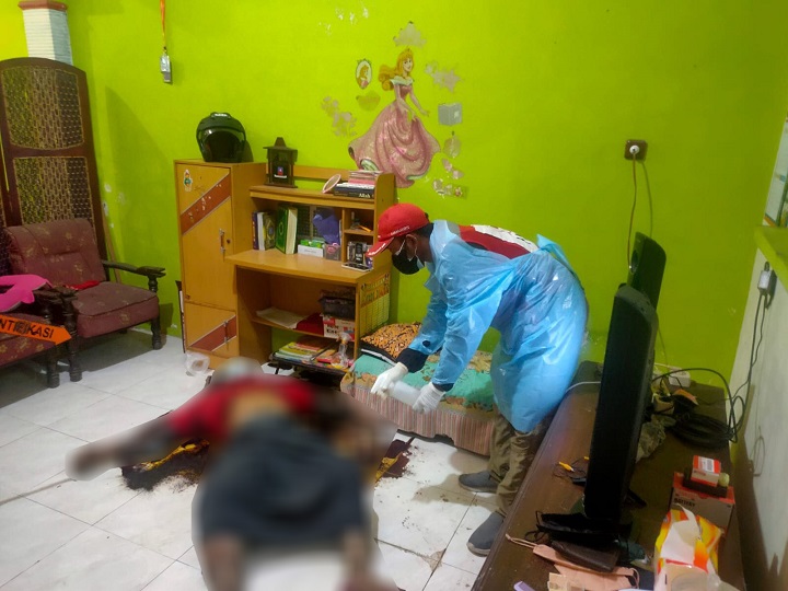 Pisah Ranjang, PNS Pemkab Mojokerto Tewas Membusuk di Rumahnya
