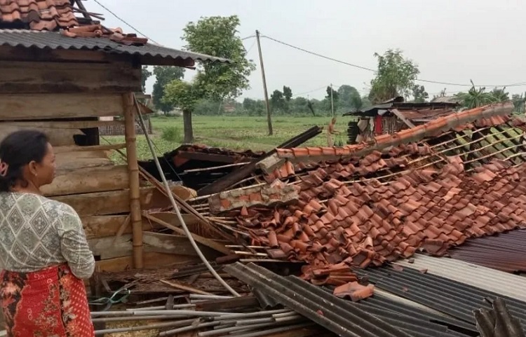 Hujan Angin Kencang, Puluhan Rumah di Dua Desa Palengaan Pamekasan Rusak