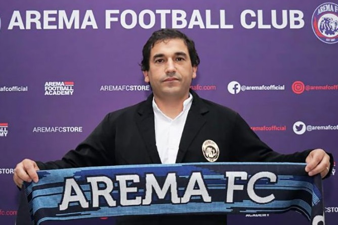 Manajemen Arema FC Resmi Berhentikan Pelatih Eduardo Almeida