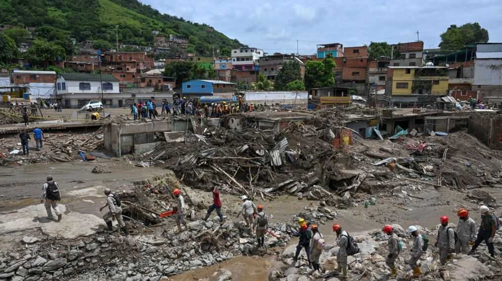 diterjang-longsor-venezuela-alami-bencana-alam-terburuk-tewaskan-50-orang-221014141911