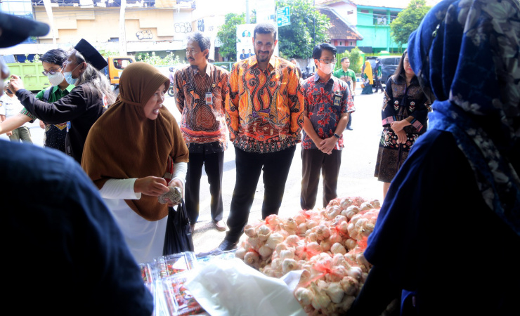 Stabilkan Harga Sembako, Pemkot Probolinggo Gelar Pasar Murah