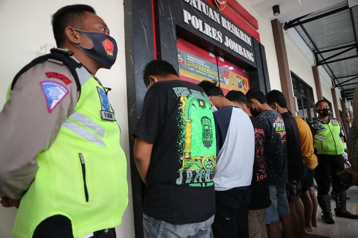 Pelaku Aksi Teror Pemukulan Truk Pakai Tongkat di Jombang Diamankan Polisi