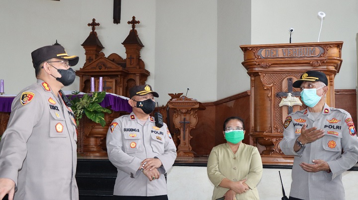 Kapolres Pasuruan Kunjungi Gereja Terkait Penerapan Prokes dan Antisipasi Teror Menjelang Perayaan Nataru