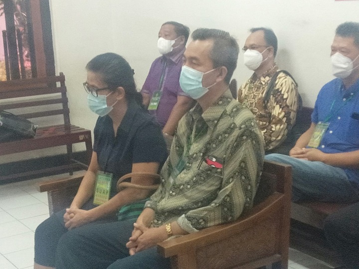 Pasutri Notaris Surabaya Dihukum, PH Sebut Tak Adil