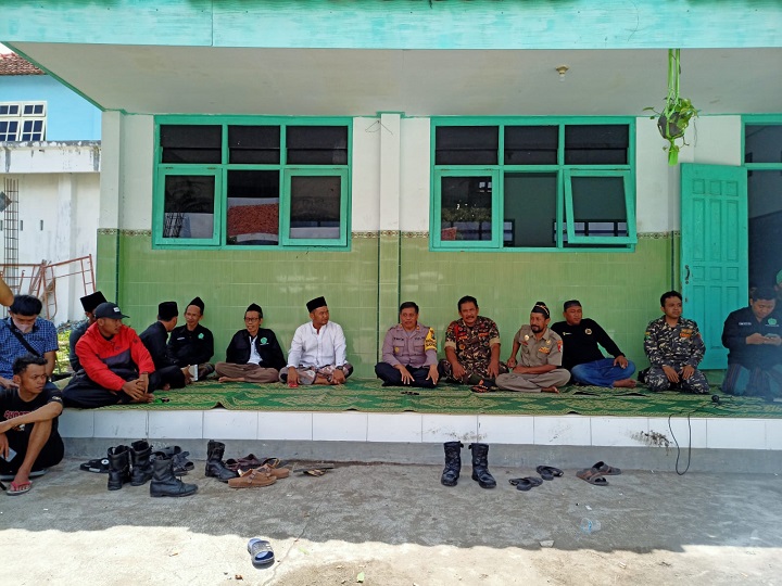 Dalam Pengesahan Anggota Baru Pencak Silat Nahdlatul Ulama Pagar Nusa, Kapolsek Kanigoro Menghimbau Hindari Konflik dengan Perguruan Lain