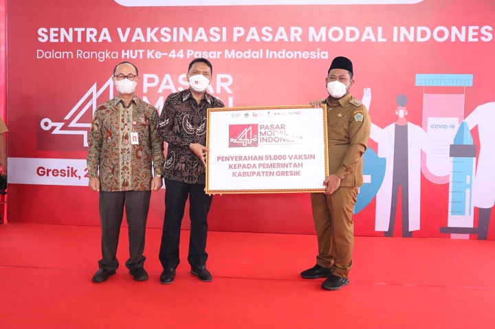 Pasar Modal Indonesia Salurkan 51 Ribu Vaksin untuk Masyarakat Gresik