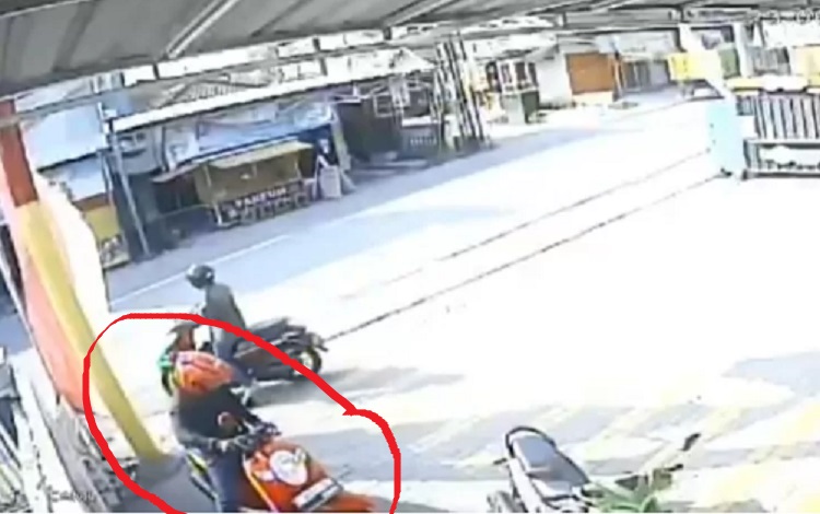 Curanmor di Halaman Minimarket Mojokerto Terekam CCTV, Begini Kronologinya