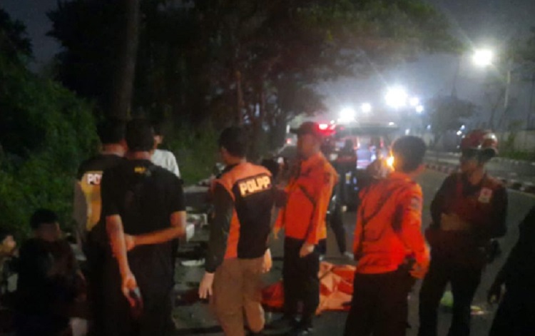 Tabrak Pohon di Pinggir Jalan, Pemuda Asal Madiun Meninggal di Osowilangun Surabaya