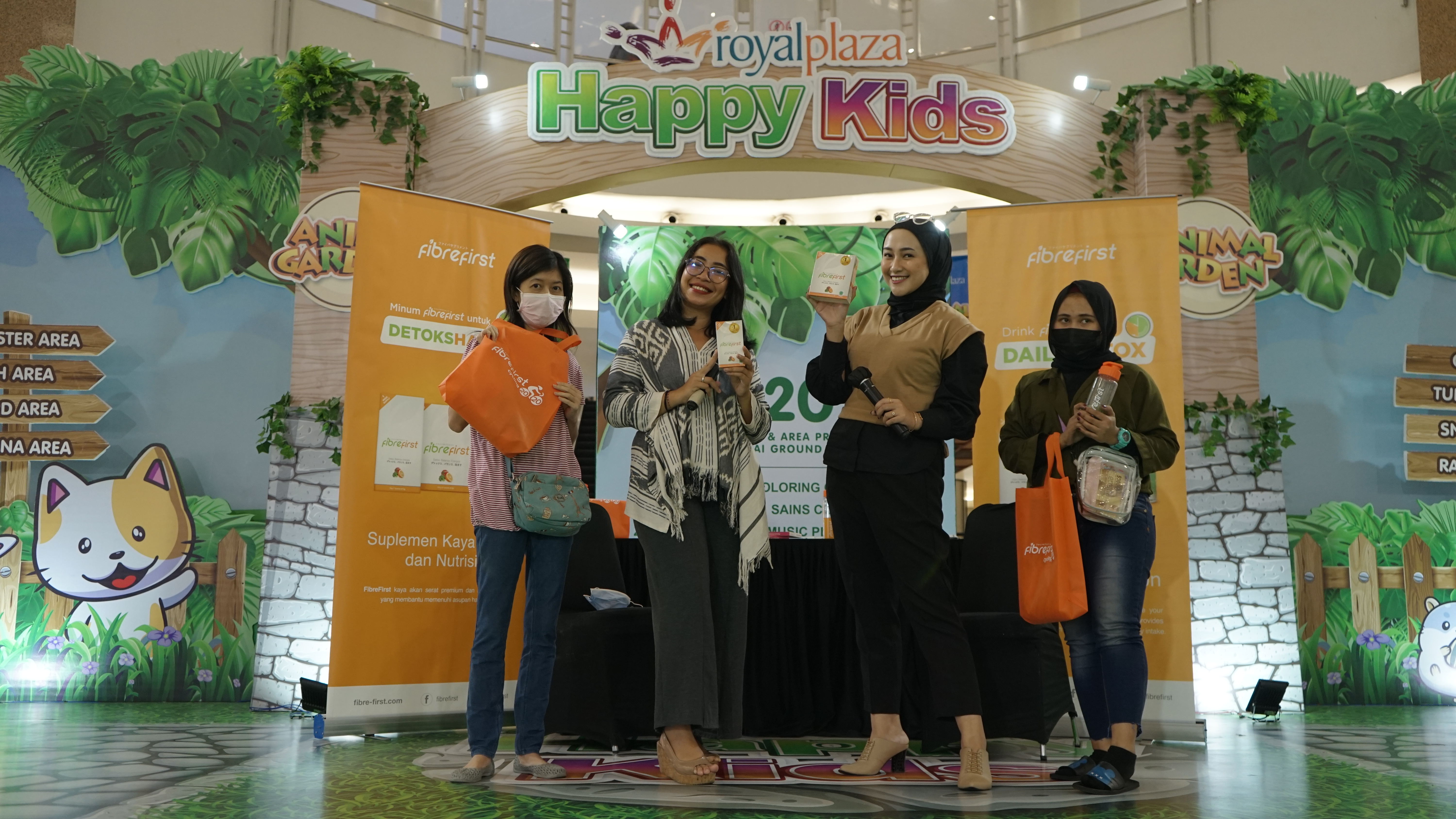 Royal Plaza dan Kenasti Putri Dukung Masyarakat Surabaya Jaga Kesehatan Pencernaan Bersama Fibrefirst