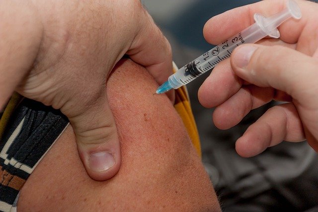 WNA di Surabaya Dipersilahkan Ikut Vaksinasi Covid-19