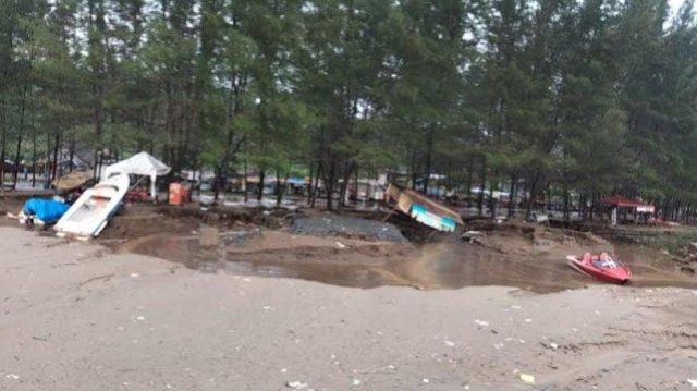 Pantai Gemah Tulungagung Rusak Akibat Banjir Bandang, Wabup Janjikan Proses Revitalisasi