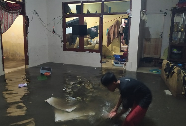 Cimahi Diguyur Hujan Deras, 350 Rumah Terendam Banjir
