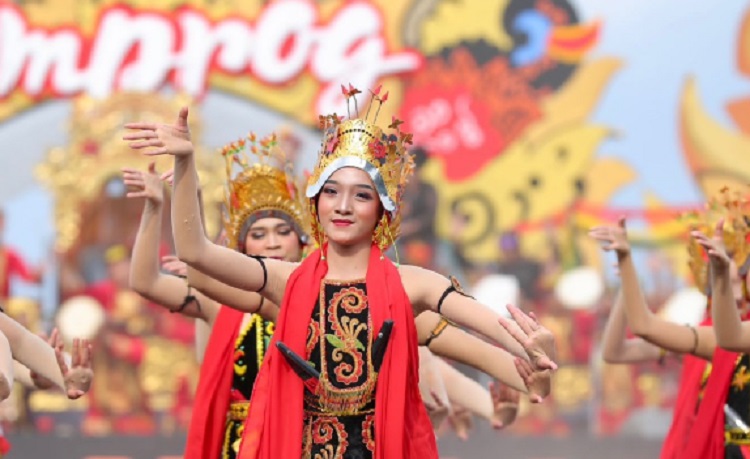 Sandiaga Apresiasi 'Gandrung Sewu Banyuwangi' Jadi Ikon Seni Budaya Nasional, Tampilkan 1.200 Penari