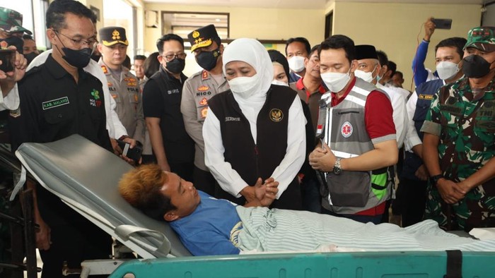 Gubernur Khofifah Gratiskan Biaya Rumah Sakit Korban Kerusuhan Kanjuruhan