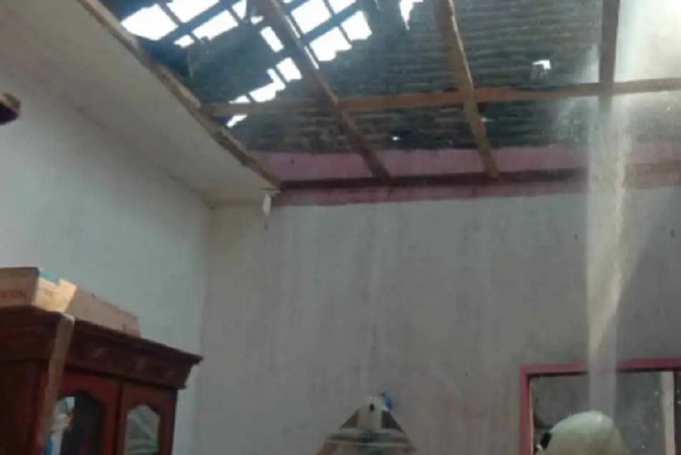 Rumah di Trowulan Mojokerto Terbakar, Diduga Akibat Korsleting Listrik